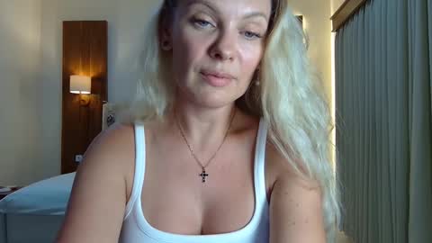 Beautifulkollette online show from September 28, 12:21 pm
