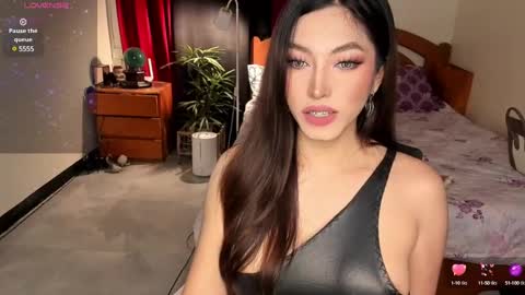 Snapshot of beautifullust chatting on December 27, 7:46 pm Queen Angela online show from December 27, 7:46 pm