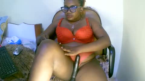 beautifulpeach2 online show from February 22, 8:40 am