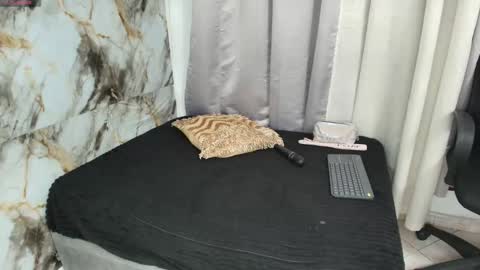 lana online show from December 18, 3:23 am