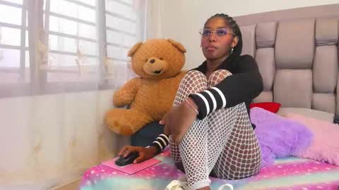 Snapshot of beauty_luci chatting on October 11, 10:08 pm beauty_luci online show from October 11, 10:08 pm