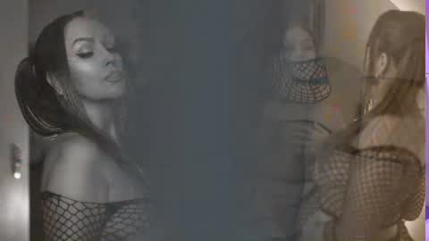 Snapshot of beauty_milf4 chatting on May 23, 1:48 pm Chantall online show from May 23, 1:48 pm