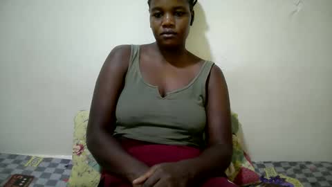 Snapshot of beauty_nina1 chatting on November 18, 8:19 am beauty_nina1 online show from November 18, 8:19 am