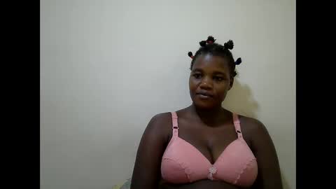 Snapshot of beauty_nina1 chatting on November 21, 7:01 pm beauty_nina1 online show from November 21, 7:01 pm