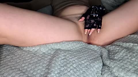 Beauty Queen online show from February 13, 1:51 pm