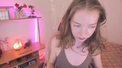 Snapshot of beautyeliise chatting on October 6, 9:07 am Eliise online show from October 6, 9:07 am