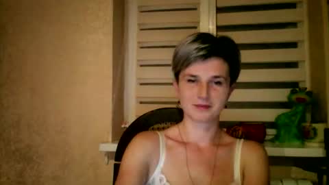 Snapshot of beautyksenia chatting on October 21, 7:25 pm BeautyKsenia online show from October 21, 7:25 pm