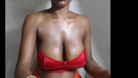 Snapshot of beautyslut1 chatting on June 23, 8:07 pm beautyslut1 online show from June 23, 8:07 pm
