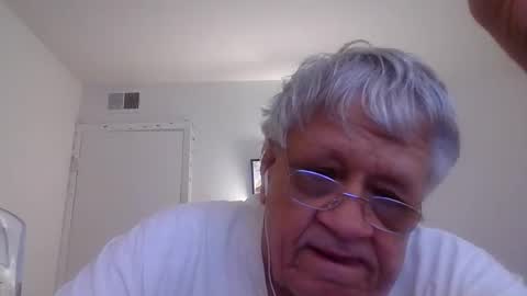 Snapshot of beautytomyeyes chatting on December 13, 7:43 pm beautytomyeyes online show from December 13, 7:43 pm