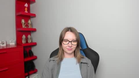 Zoe online show from June 12, 6:45 am