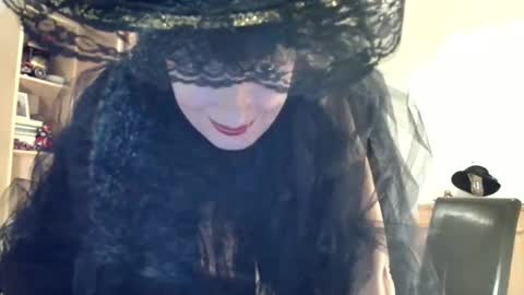 Raluca online show from October 19, 7:14 pm