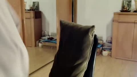 Raluca online show from November 11, 8:20 pm