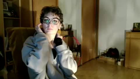 Raluca online show from December 19, 6:04 pm