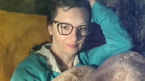 Raluca online show from April 13, 6:57 pm
