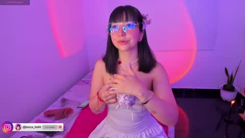 Snapshot of becca_be_ chatting on May 27, 4:20 am Becca is here online show from May 27, 4:20 am