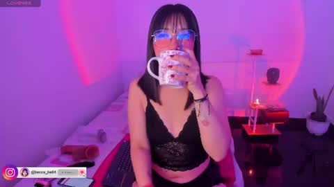 Snapshot of becca_be_ chatting on June 21, 4:15 am Becca is here online show from June 21, 4:15 am