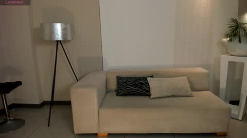 Am Becca online show from February 5, 11:48 am