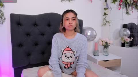 beccamilanni online show from December 19, 12:56 pm