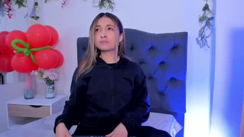 beccamilanni online show from December 28, 12:45 pm