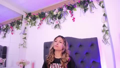 beccamilanni online show from January 9, 12:52 pm