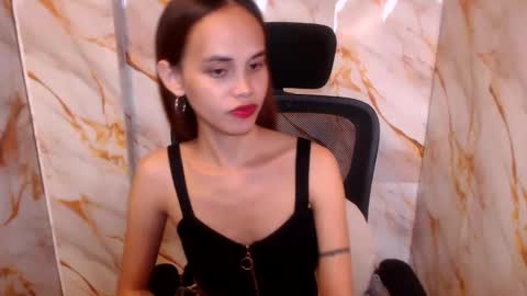 Snapshot of beccamiller22 chatting on March 12, 1:23 am becca online show from March 12, 1:23 am