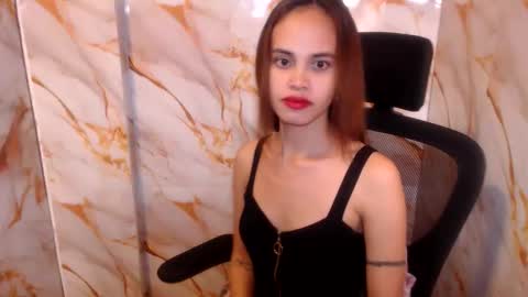 Snapshot of beccamiller22 chatting on March 15, 11:33 pm becca online show from March 15, 11:33 pm