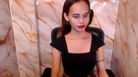 Snapshot of beccamiller22 chatting on March 26, 11:43 pm becca online show from March 26, 11:43 pm
