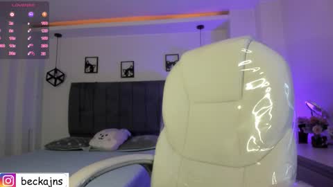 Marzhie online show from October 22, 2:17 pm