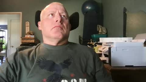 Snapshot of beckster040 chatting on June 9, 1:50 am beckster online show from June 9, 1:50 am