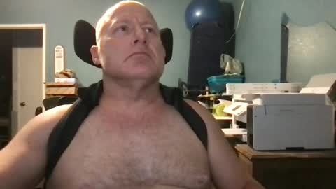 Snapshot of beckster040 chatting on June 14, 5:09 am beckster online show from June 14, 5:09 am