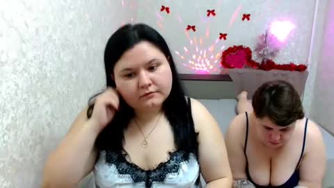 Snapshot of beckyandellen chatting on December 24, 11:06 am BeckyAndEllen online show from December 24, 11:06 am