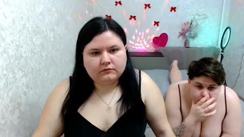 Snapshot of beckyandellen chatting on January 17, 7:49 pm BeckyAndEllen online show from January 17, 7:49 pm