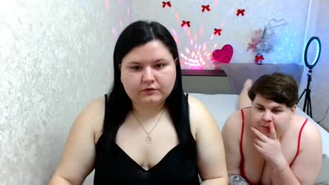 Snapshot of beckyandellen chatting on January 27, 10:27 am BeckyAndEllen online show from January 27, 10:27 am