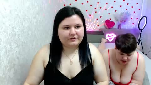 Snapshot of beckyandellen chatting on February 19, 10:45 am BeckyAndEllen online show from February 19, 10:45 am