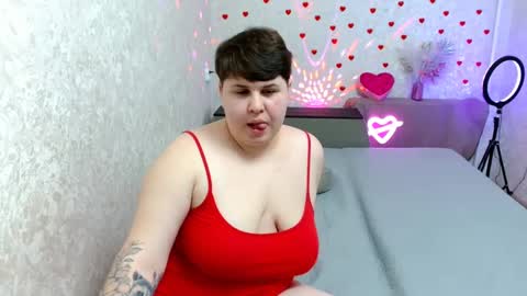 Snapshot of beckyandellen chatting on February 20, 2:35 pm BeckyAndEllen online show from February 20, 2:35 pm