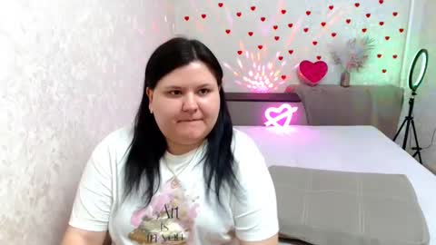 Snapshot of beckyandellen chatting on February 27, 1:17 pm BeckyAndEllen online show from February 27, 1:17 pm