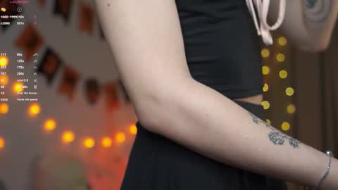 Snapshot of beckymadsons chatting on November 10, 2:05 pm Melissa online show from November 10, 2:05 pm