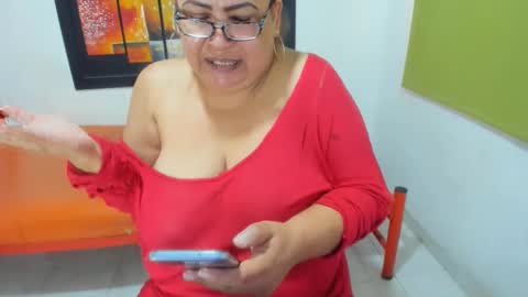beckyummys online show from December 4, 2:59 pm