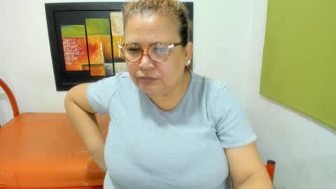 beckyummys online show from December 16, 11:55 am