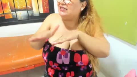 beckyummys online show from December 29, 5:54 pm