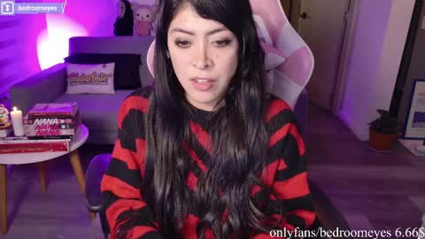 Snapshot of bedroomeyess chatting on April 10, 1:33 am Amber UwU IM MOVING AND IS CRAZY ILL BE BACK VERY SOON 3 MISS YA ALREADY online show from April 10, 1:33 am