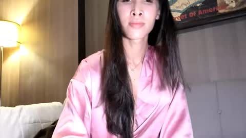 Snapshot of bee_thai chatting on May 4, 4:36 pm bee_thai online show from May 4, 4:36 pm