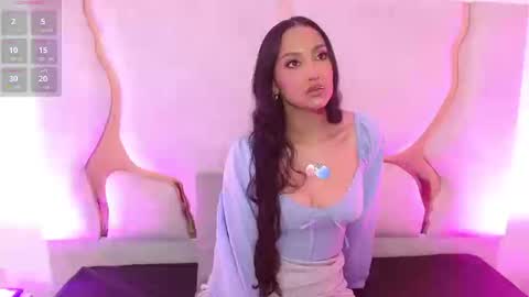 Snapshot of beella_tay1 chatting on September 24, 3:26 pm BELLA online show from September 24, 3:26 pm