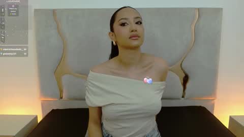 Snapshot of beella_tay1 chatting on October 5, 2:37 pm BELLA online show from October 5, 2:37 pm