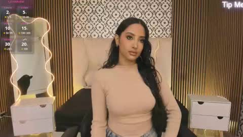 Snapshot of beella_tay1 chatting on October 22, 1:33 pm BELLA online show from October 22, 1:33 pm