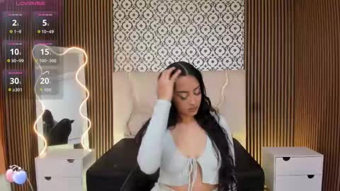 BELLA online show from November 12, 3:34 pm