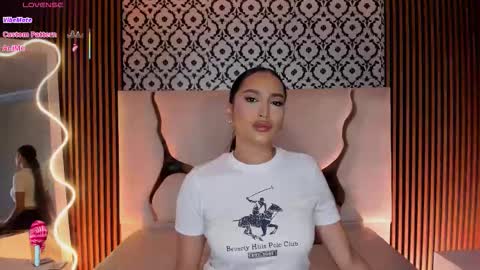 BELLA online show from February 5, 12:10 pm