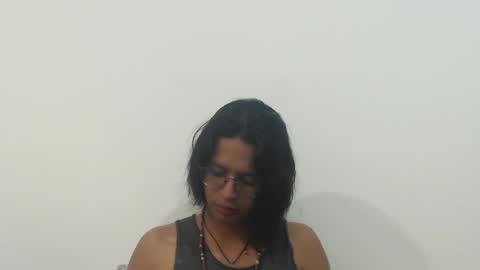 Snapshot of beentage chatting on December 3, 3:41 am Alex online show from December 3, 3:41 am