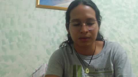 Snapshot of beentage chatting on December 23, 1:51 am Alex online show from December 23, 1:51 am