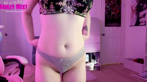 Snapshot of beg4itbaby chatting on March 29, 4:34 am Ashley West online show from March 29, 4:34 am